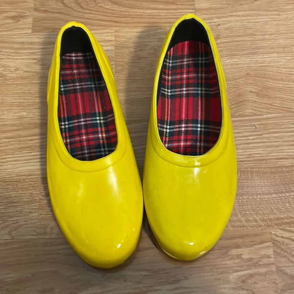 “Duck Shoes” Yellow Rubber shoes boots
